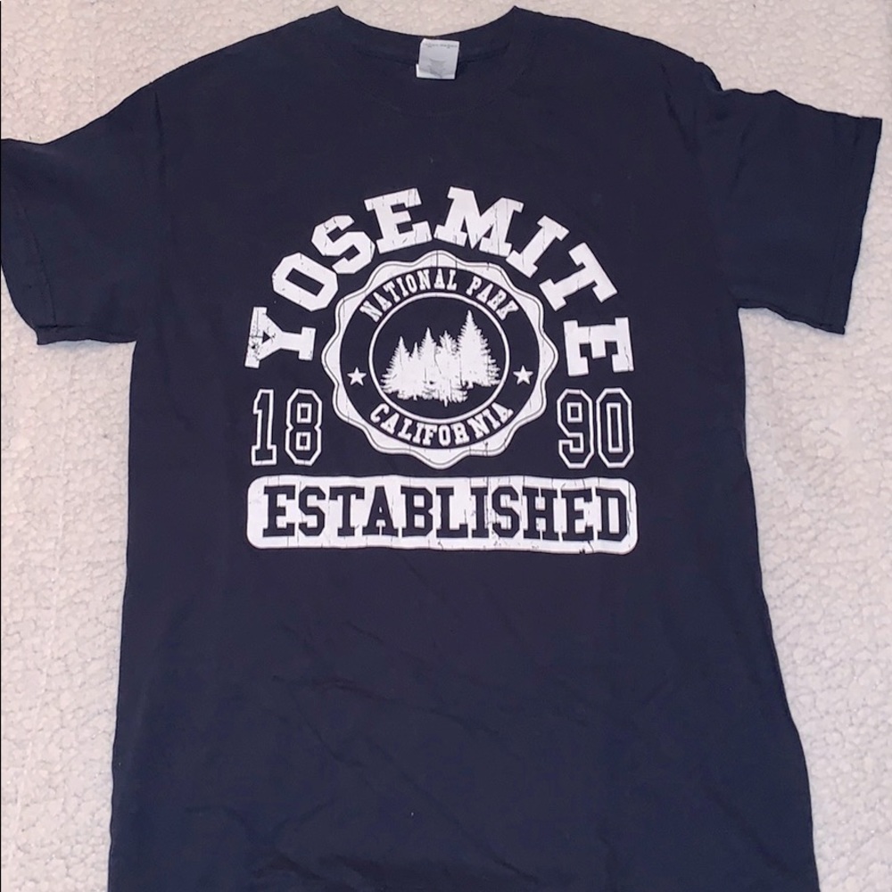 NWOT Men’s Graphic T Shirt